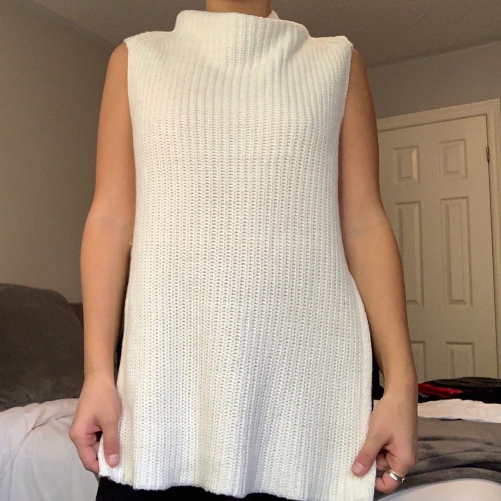 M boutique White Sweater Vest